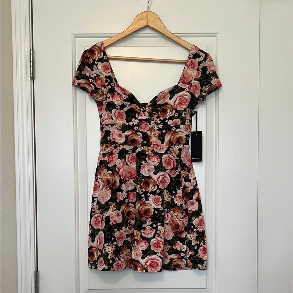 NWT Forever 21 Pink and Olive Sweetheart Short Sleeve Mini Dress Size S